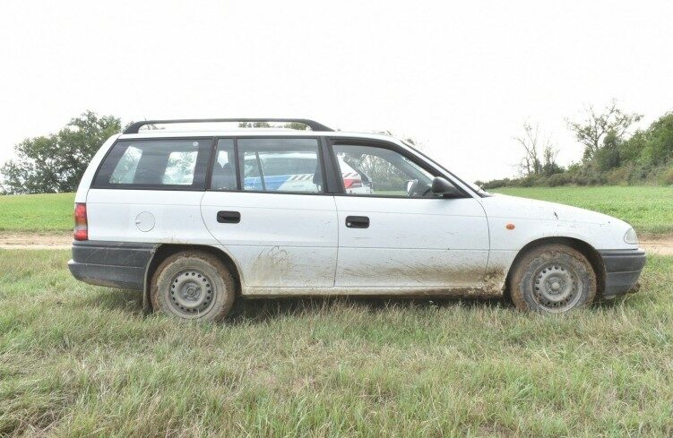 img_Autot_lopott__negy_oran_belul_elfogtak_a_zsaruk-1