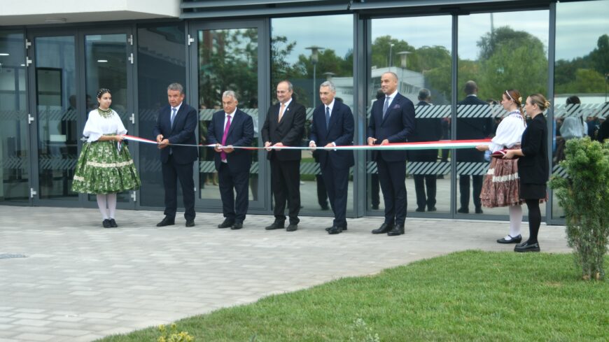 img_atadtak_a_Sipos_Marton_Sportuszodat-5