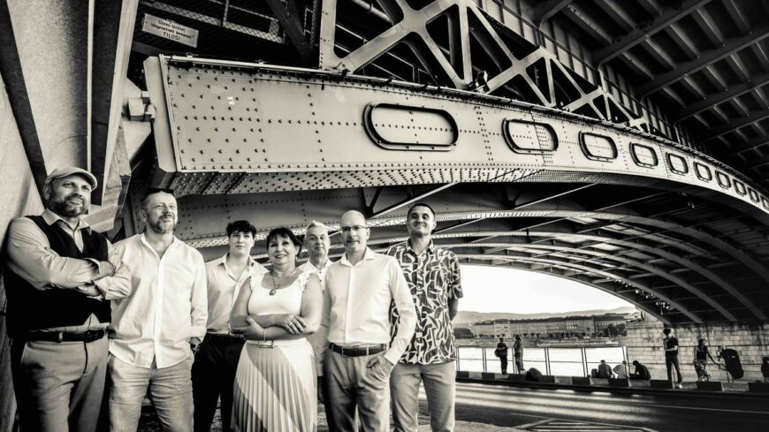 img_Kozbeszolt_az_eg___elso_filmes_klipjevel_uj_korszakot_nyit_a_Csik_Zenekar-3