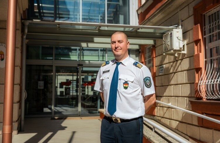 img_Tamasi_Varos_Biztonsagaert_kitunteto_cimet_vehette_at