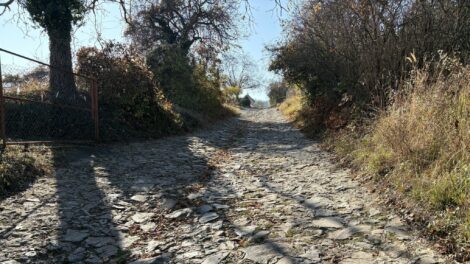 Figyelem! Útjavítás a Kerékhegy utcában