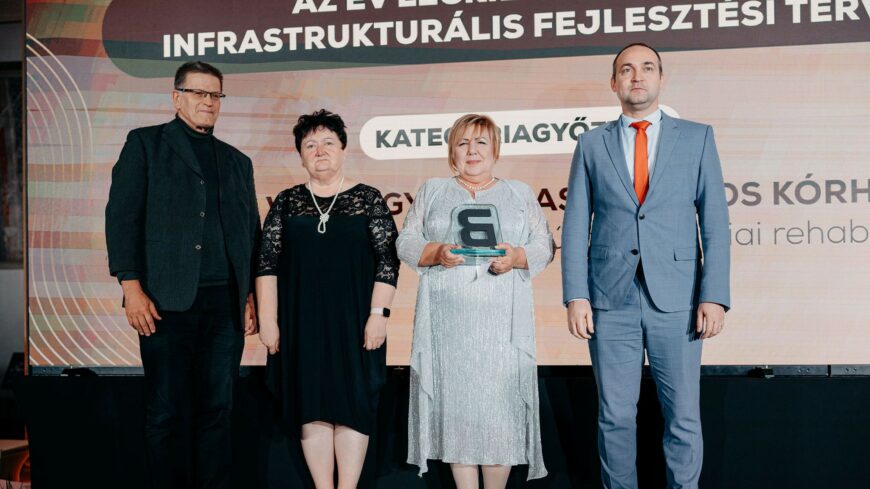 img_Varosunk_korhaza_is_a_dijazottak_kozott