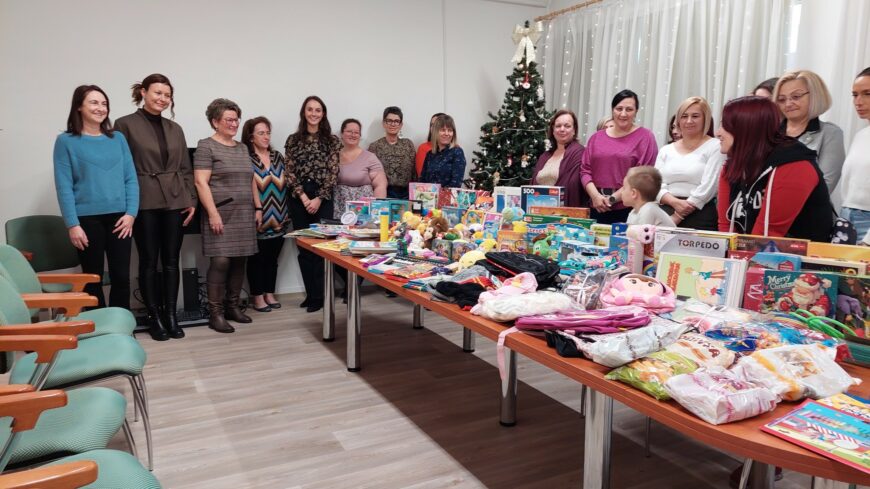 img_A_hivatali_dolgozok_iden_is_segitettel-1