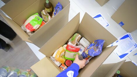 Összesen 500 csomagot állítanak össze