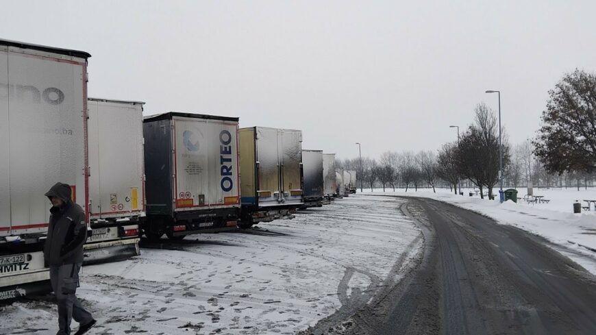 img_Fontos__Kiterelik_a_forgalombol_a_tehergepkocsikat