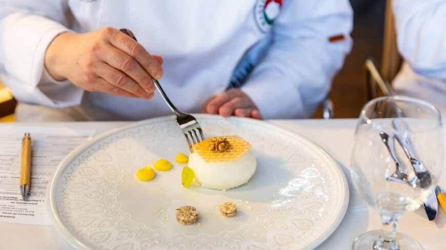 img_Tanyerdesszertek_reflektorfenyben