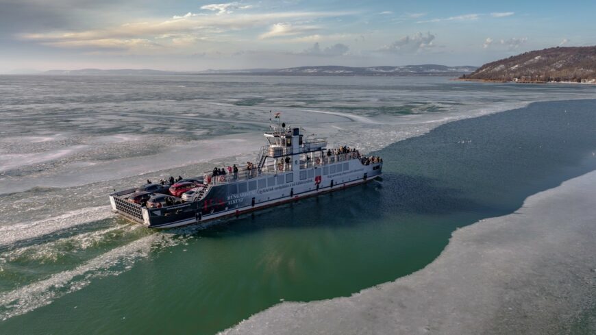 img_ujraindul_a_balatoni_kompforgalom