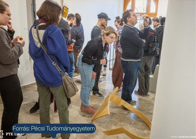 img_Kamarakiallitas-sorozat_indult_a_Pecsi_Tudomanyegyetem_Muveszeti_Karan-5