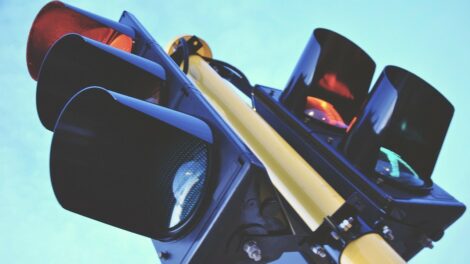 Kiemelt figyelmet kapnak a fogyatékossággal élők az új KRESZ-ben