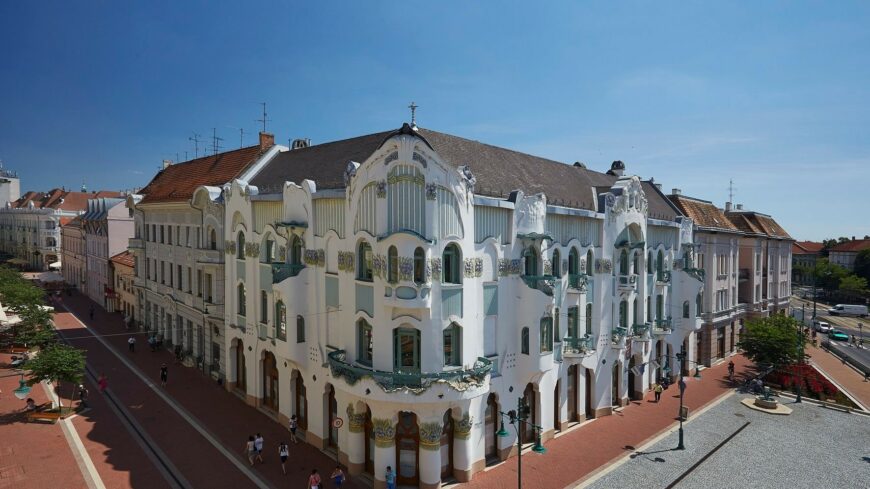 img_Mar_varjak_az_alkotasokat_a_szegedi_Tablakepfesteszeti_Biennalera-2