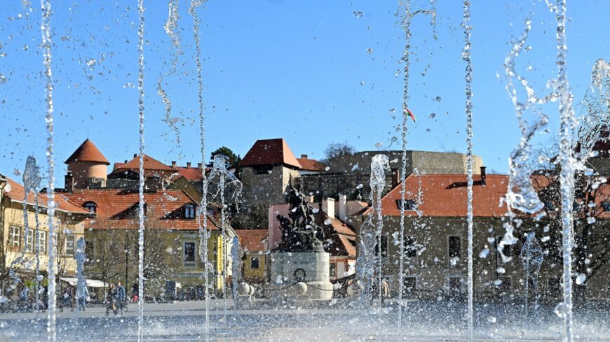 img_Megujulnak_Eger_szokokutjai