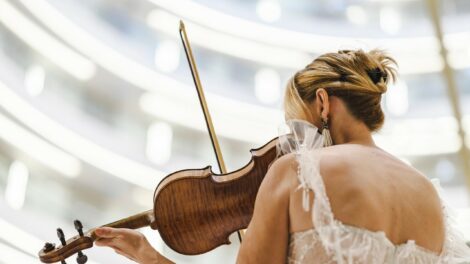 Száz alkotót támogat az MMA programja