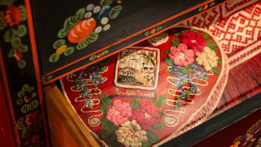 img_Sziv_kuldi_szivnek_a_Neprajzi_Muzeumban-2
