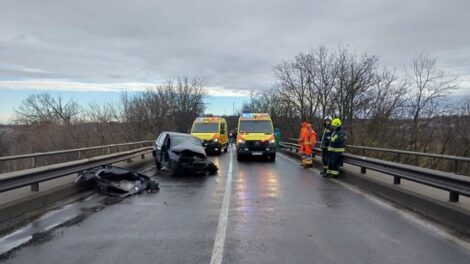 vigyázat! Baleset a 6-os főúton