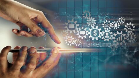 Akár okostelefonon is jóváhagyhatjuk az adóbevallás-tervezetet