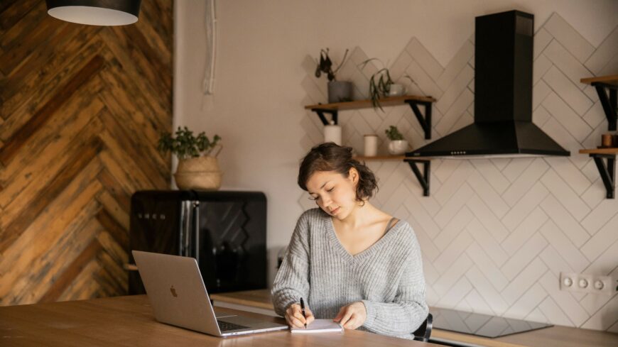 img_Az_egyeni_vallalkozoknak_mar_csak_negyedevente_kell_bevallani_a_tb-jarulekot_es_a_szochot-1