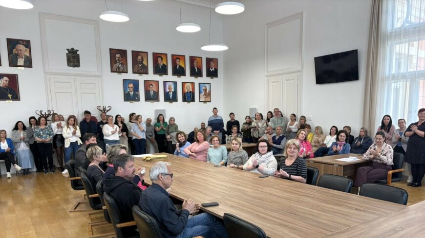 img_A_varos_vezetese_megkoszonte_a_munkat