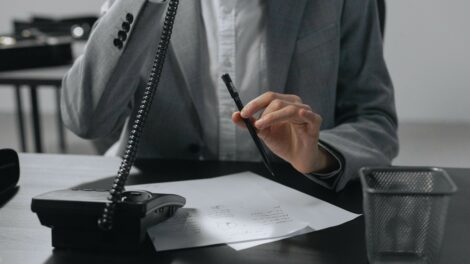 Gépjárműadó: Telefonon este 18 óráig segít a NAV