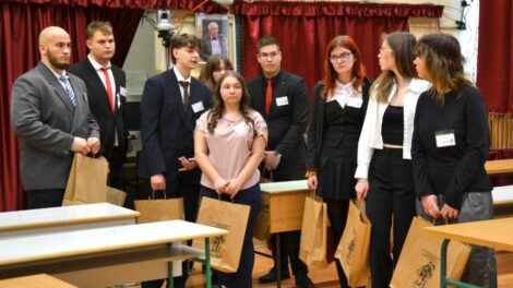 Nemzeteket köt össze a Neumann Verseny