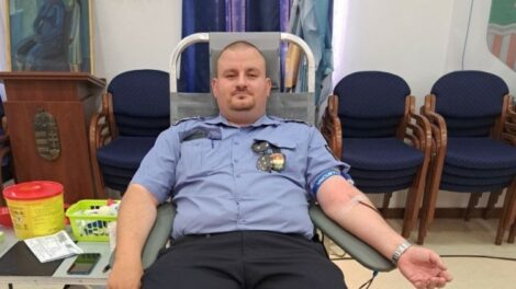 Karjukat nyújtották a rendőrségi dolgozók