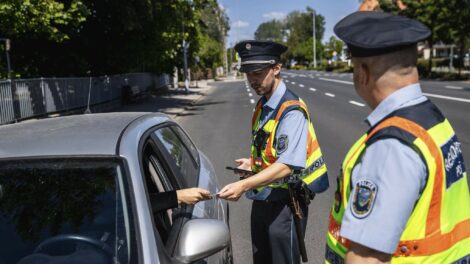 Megújulnak a rendőrök szolgálati egyenruhái