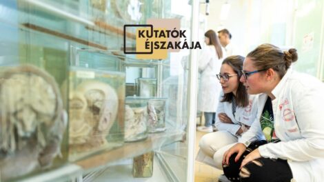 Látványos kísérletekkel készül a Semmelweis Egyetem